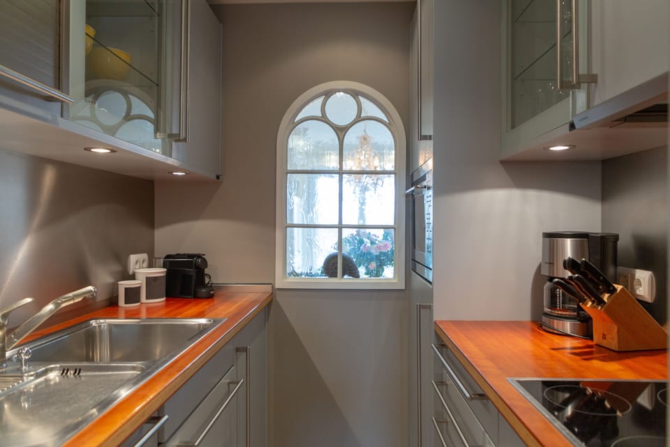 Room, Private Bathroom, Sea View | Shared kitchen