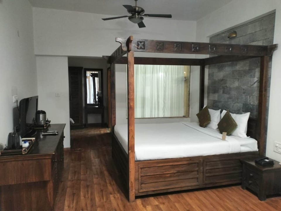Luxury Spa Room | 1 bedroom, premium bedding, in-room safe, desk