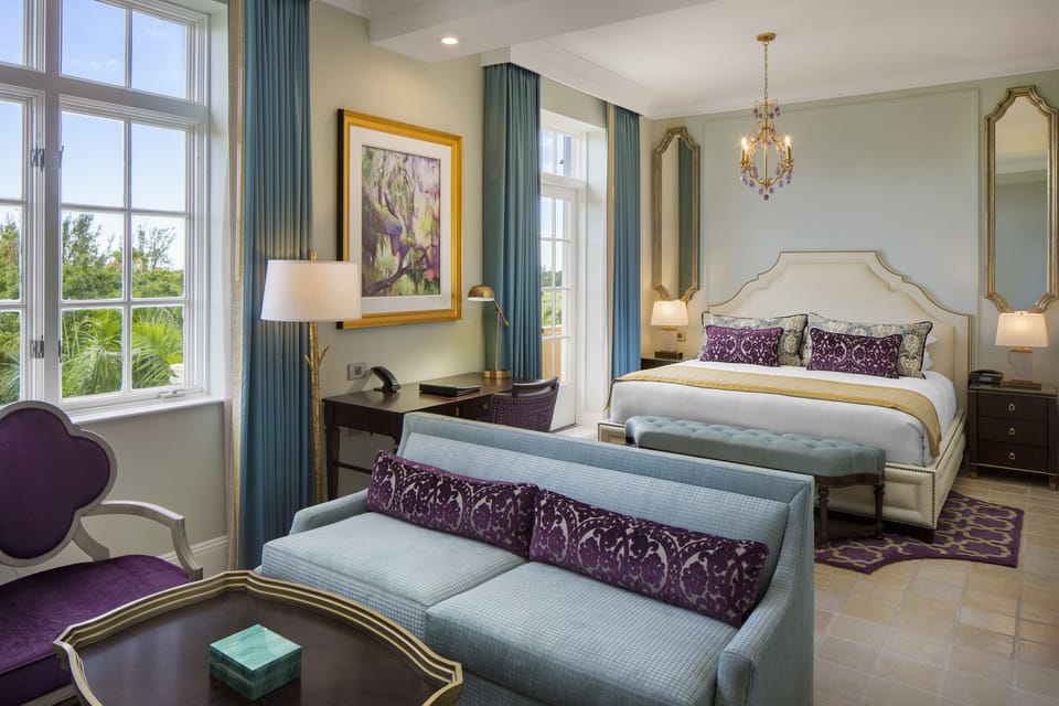 Junior Suite, 1 King Bed | Premium bedding, minibar, in-room safe, desk