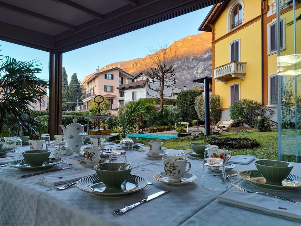 Executive Apartment, Private Bathroom, Lake View (Appartamento Sofia) | Breakfast meal | Breakfast for a fee