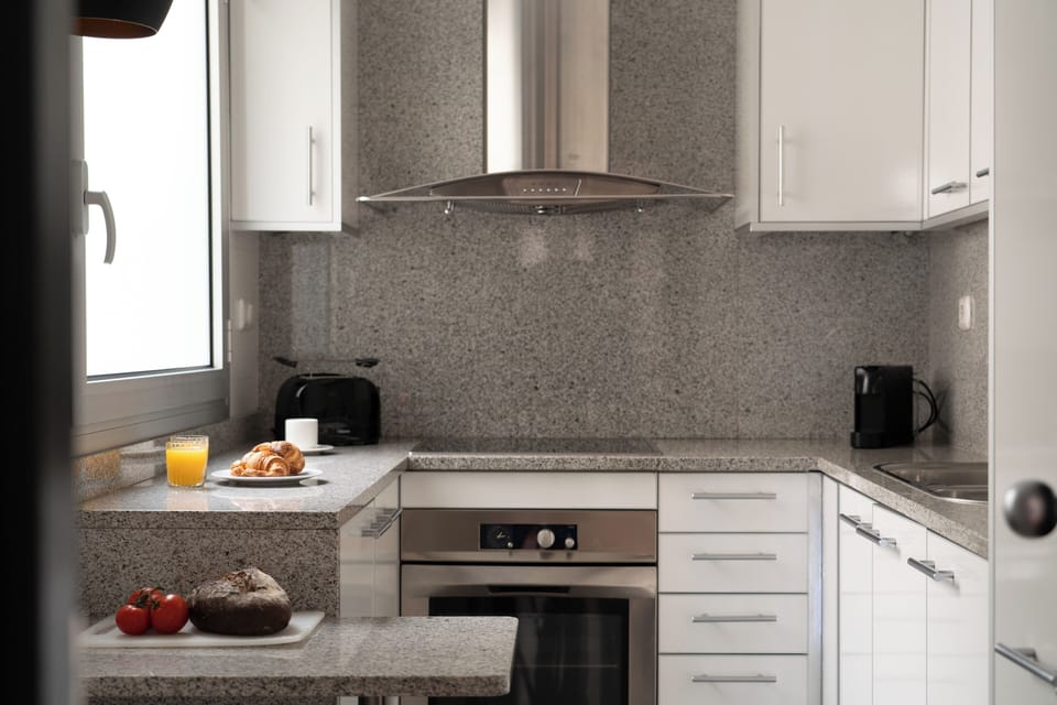 Apartment, 2 Bedrooms, Balcony (4 people) | Private kitchen | Coffee/tea maker, full-size fridge, microwave, oven