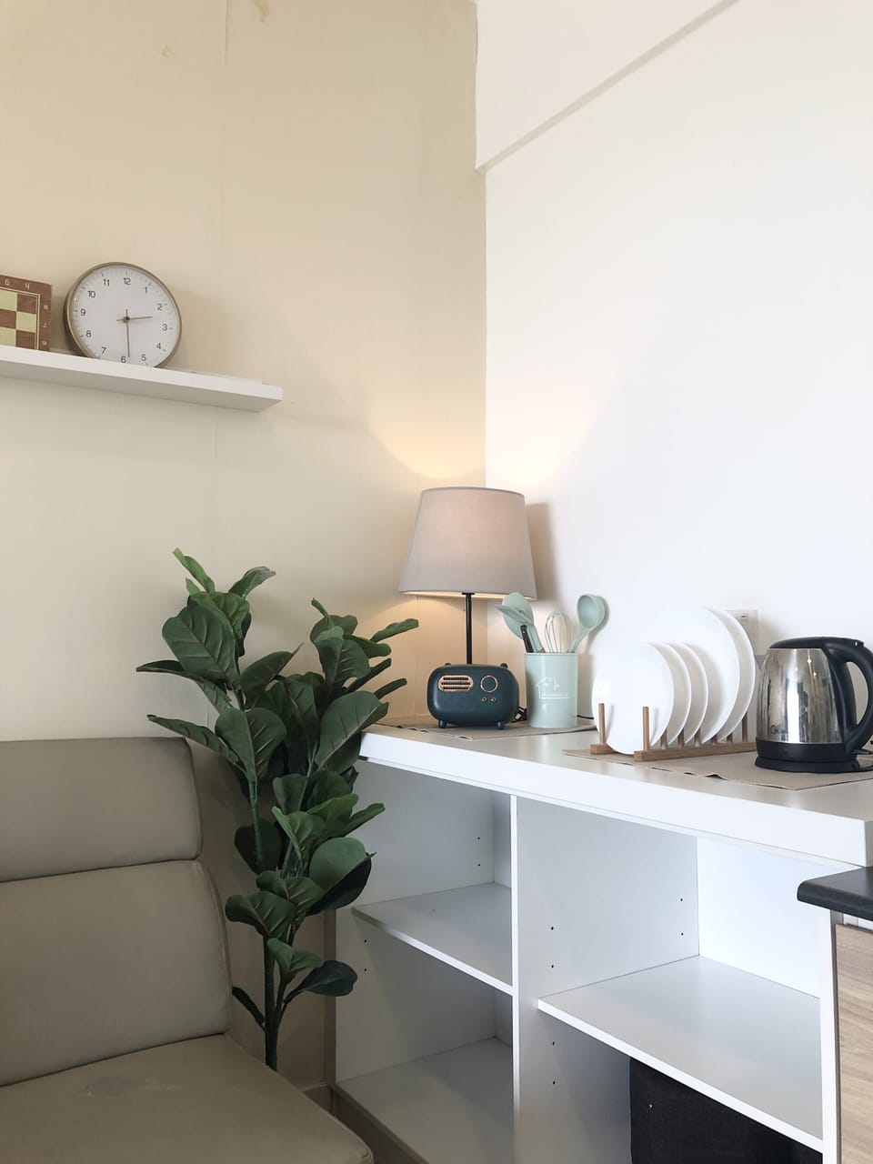 Standard Studio Suite, 1 Queen Bed, Pool View | 1 bedroom, desk, iron/ironing board