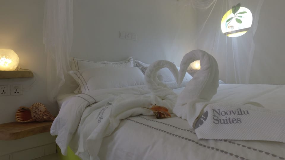 In-room safe, blackout drapes, soundproofing, bed sheets