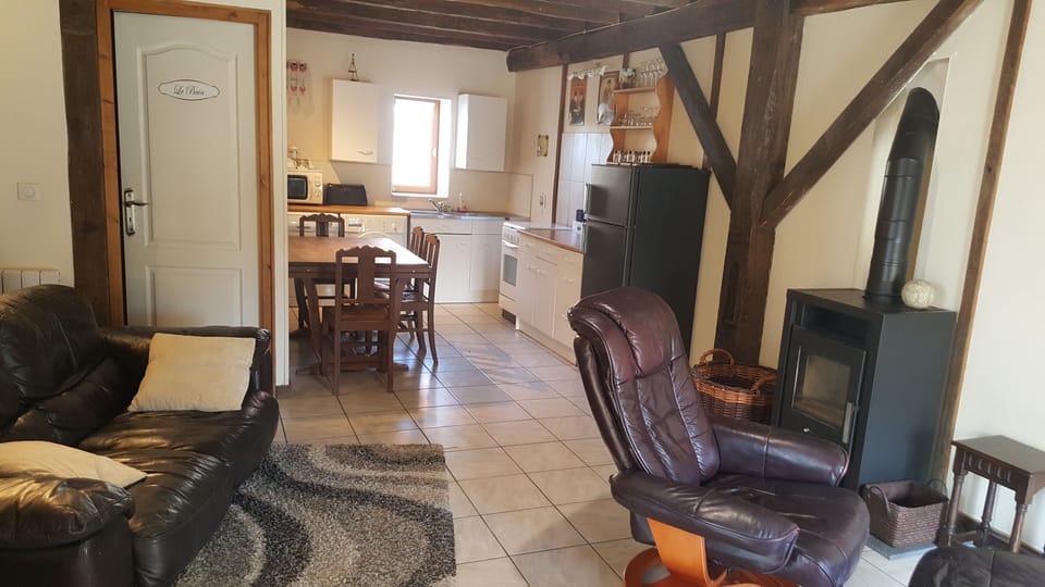 Cottage, 2 Bedrooms (Gîte 1) | Private kitchen | Full-size fridge, microwave, oven, stovetop