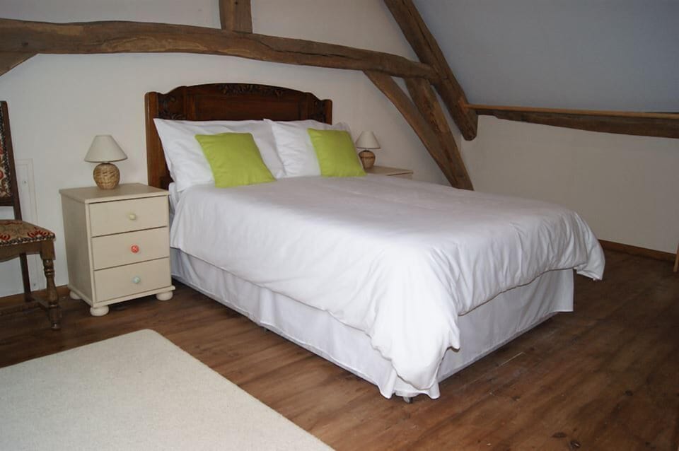 Cottage, 2 Bedrooms (Gîte 2) | 2 bedrooms, individually decorated, individually furnished, desk
