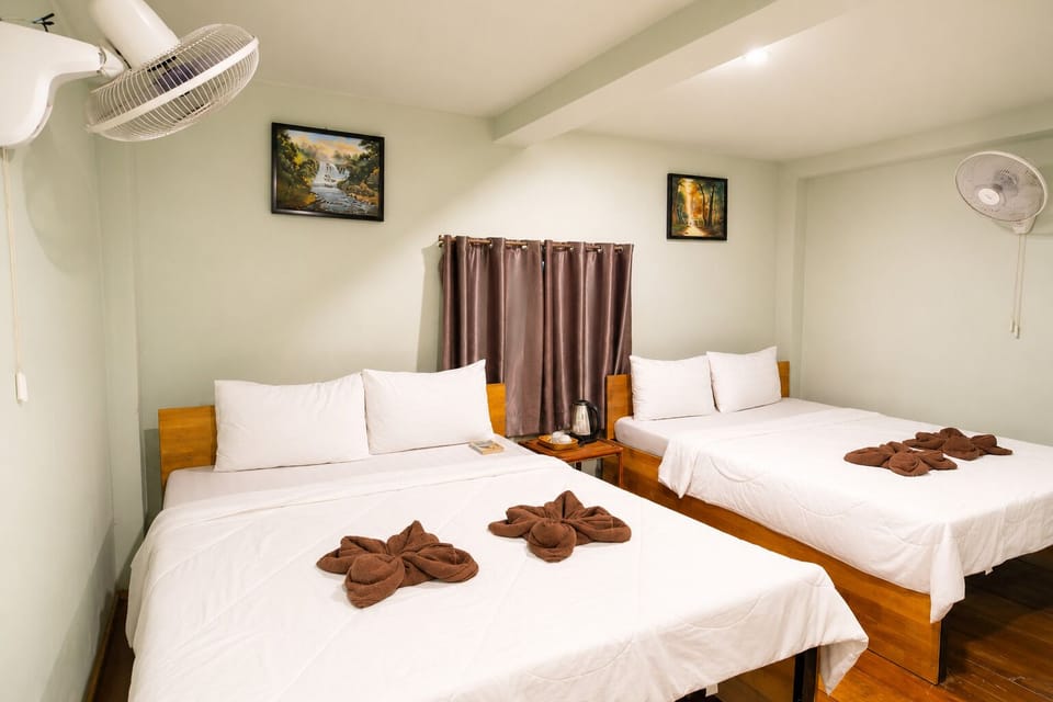 Deluxe Twin Room | Minibar, in-room safe, desk, free WiFi