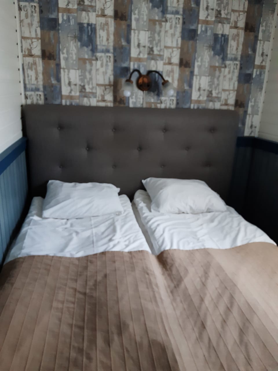 Twin Room, Ensuite, Annex Building | Desk, free WiFi, bed sheets
