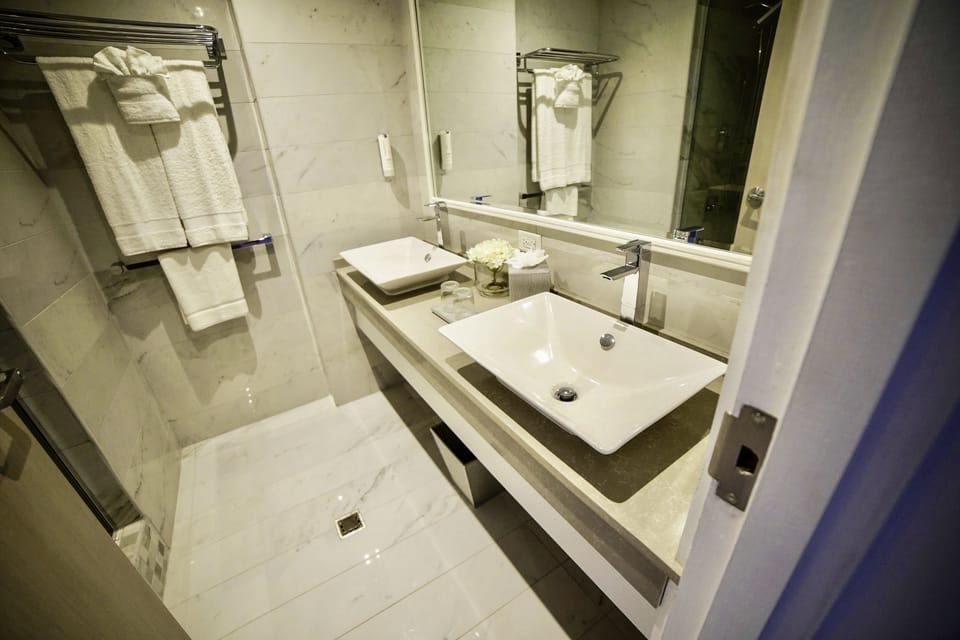 Bathroom shower