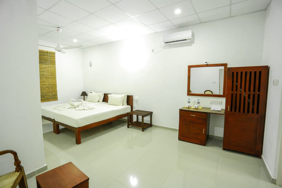 Superior Double or Twin Room, 1 King Bed, Garden View | Desk, soundproofing, iron/ironing board, rollaway beds