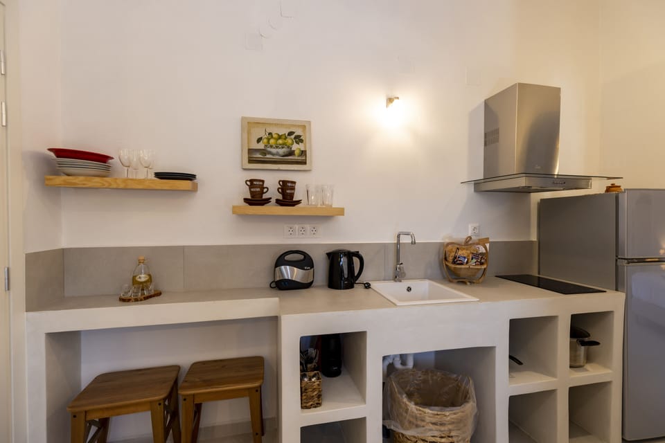 Deluxe Studio | Soundproofing, iron/ironing board, free WiFi, bed sheets