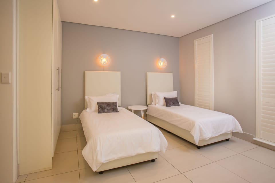 1 Ezulweni | 3 bedrooms, premium bedding, in-room safe, desk
