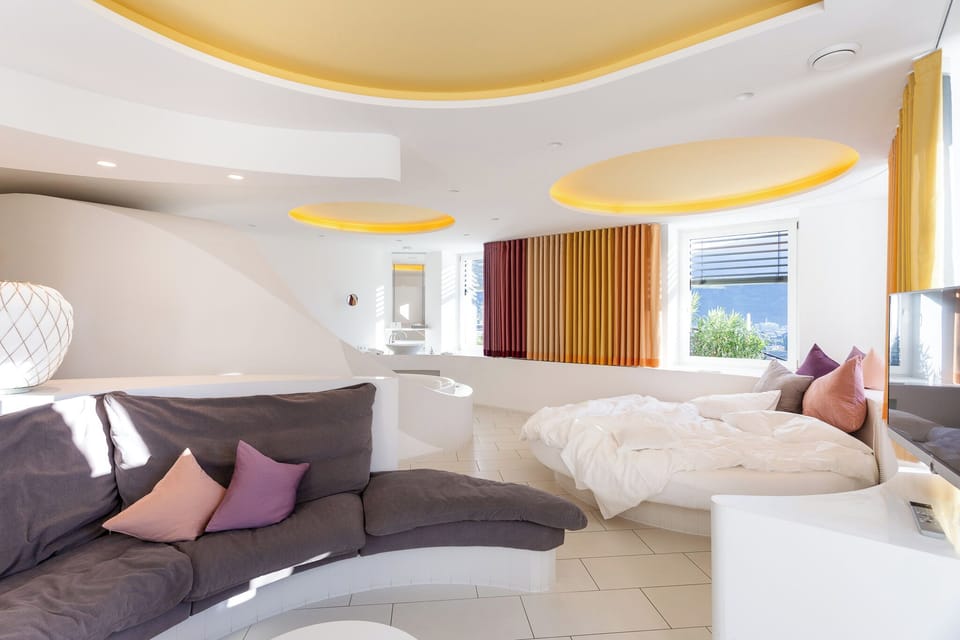 Superior Suite, Jetted Tub, Hill View (Suite Inflagranti) | Living area | 40-inch flat-screen TV with satellite channels, TV, table tennis
