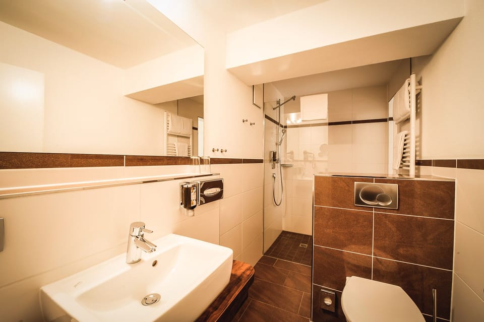 Bathroom shower