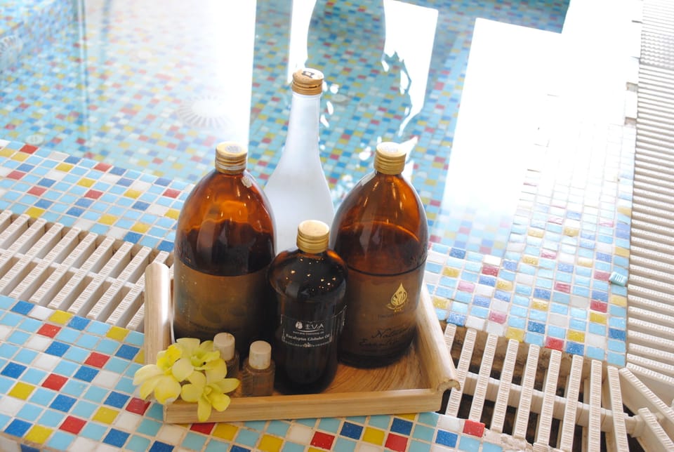 Sauna, hot tub, body treatments, facials, massage/treatment rooms