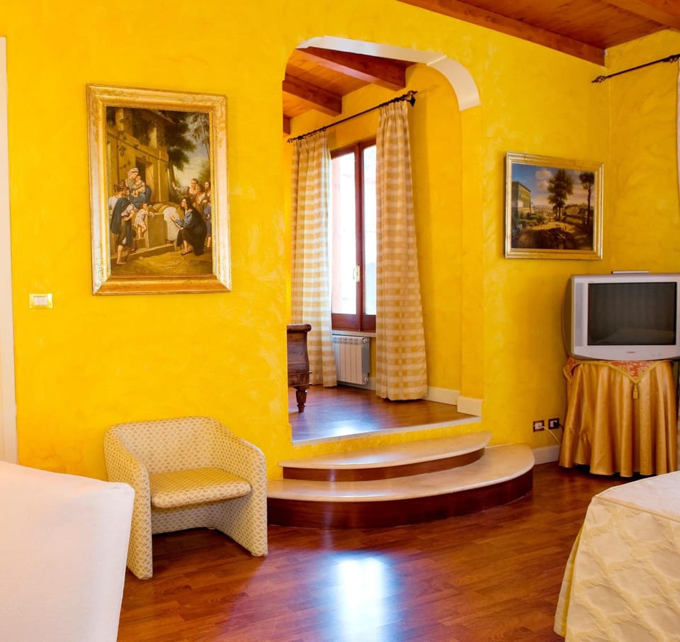 In-room safe, desk, free WiFi, bed sheets