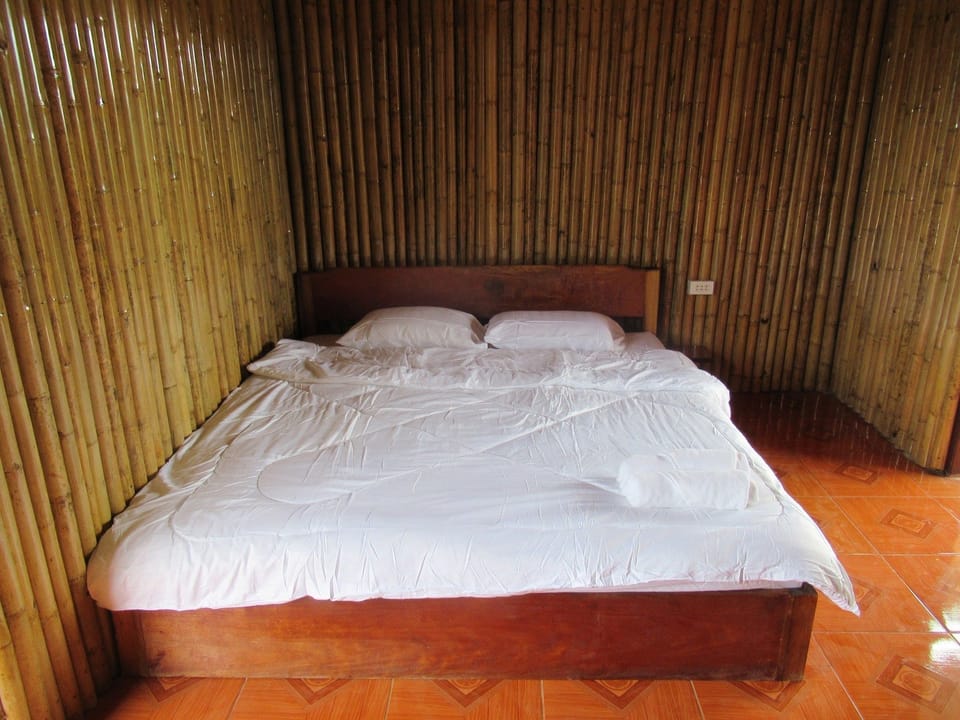 Panoramic Bungalow with Balcony and Hill View | In-room safe, free WiFi
