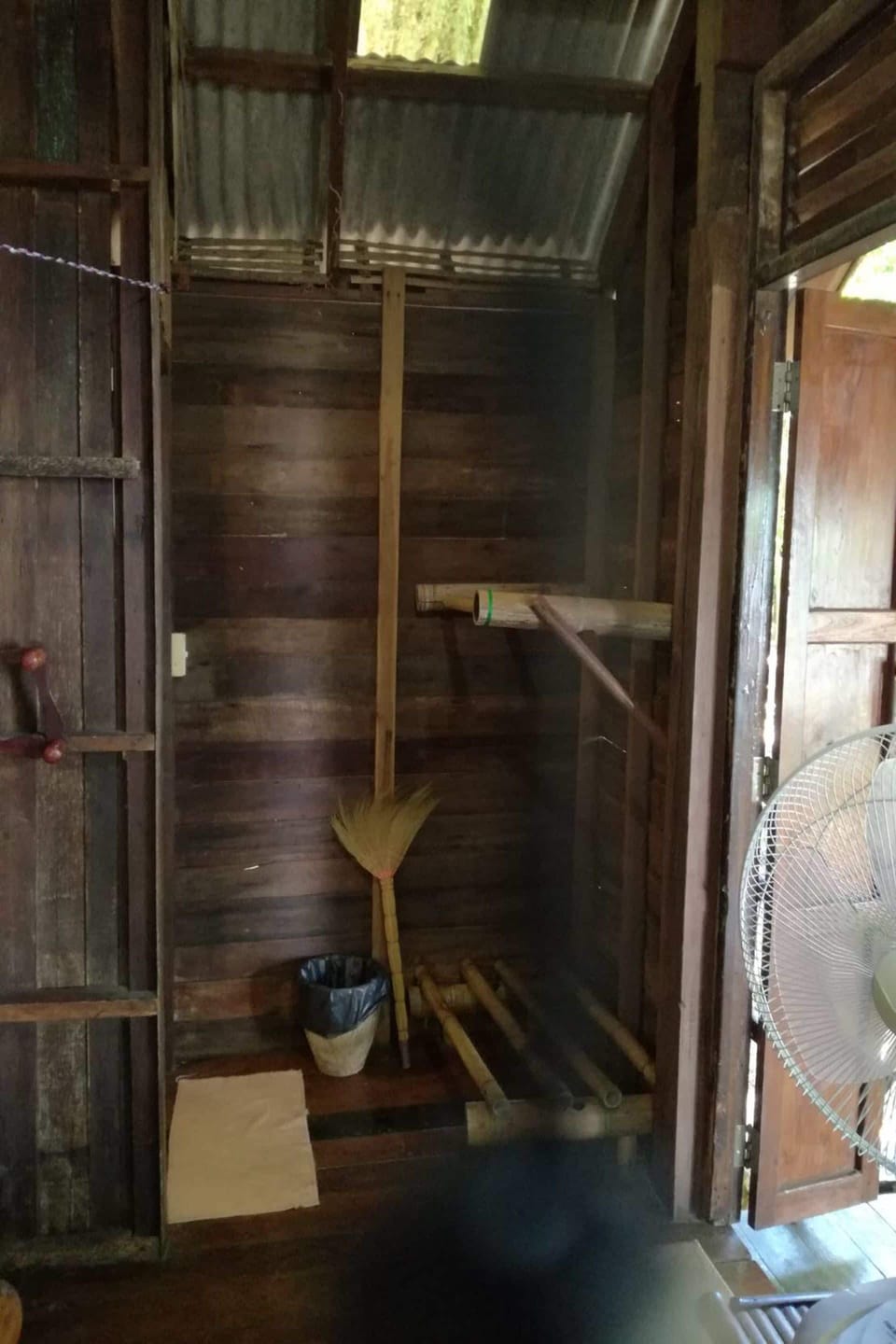 Basic Cabin, 1 King Bed, Garden View | Room amenity