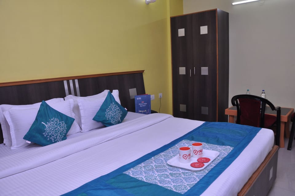 Standard Room | Premium bedding, in-room safe, desk, laptop workspace