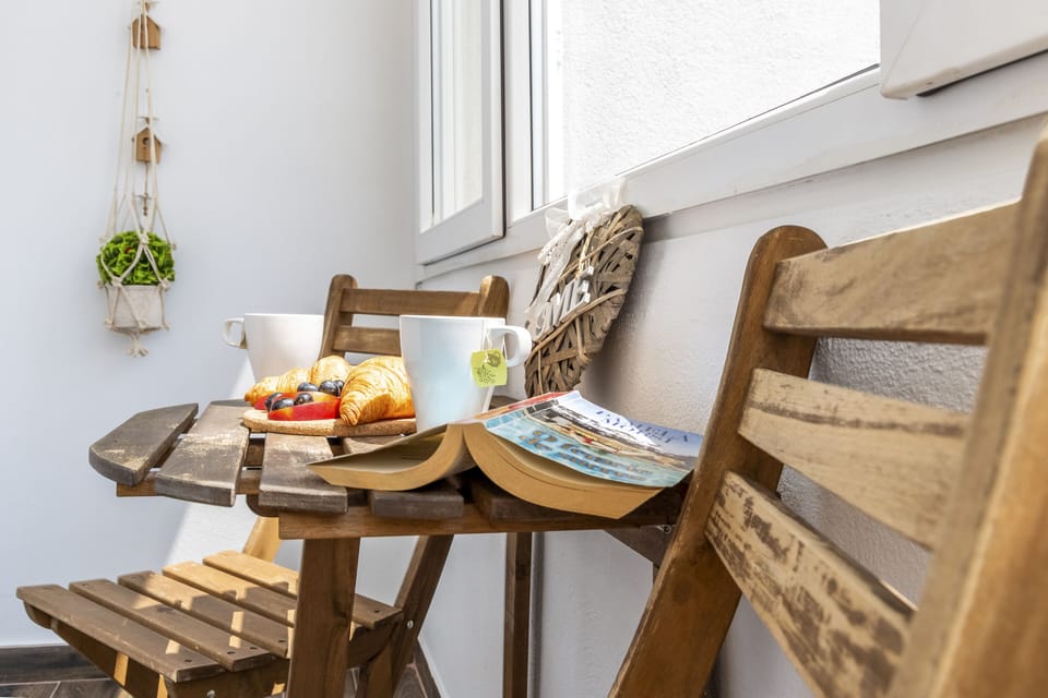 Luxury Studio Suite, 1 Double Bed with Sofa bed, City View | Terrace/patio