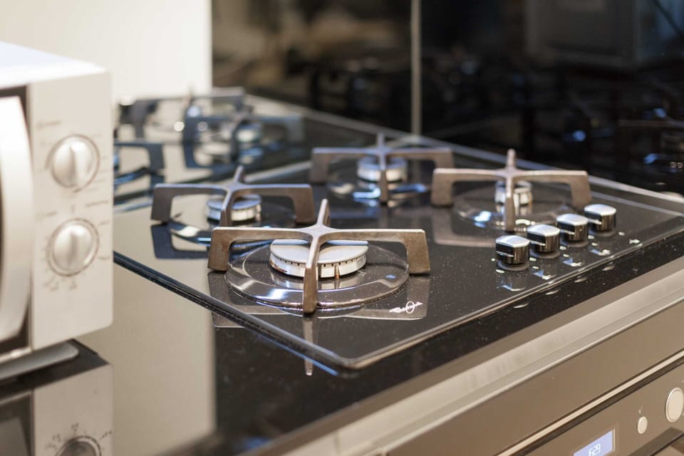 Apartment, 2 Bedrooms | Private kitchen | Fridge, microwave, oven, stovetop