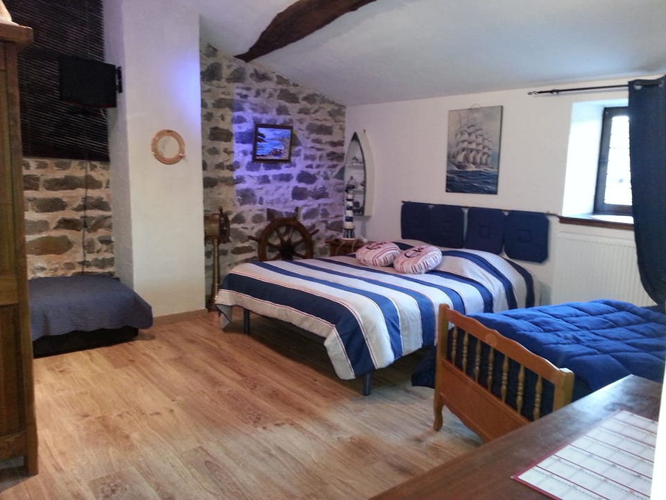 Quadruple Room (Marine) | Premium bedding, individually decorated, individually furnished, desk