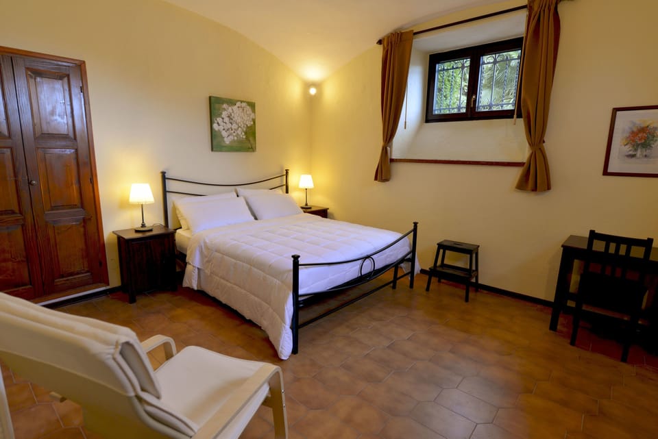 Apartment, 1 Bedroom | 1 bedroom, desk, cribs (surcharge), WiFi (free)