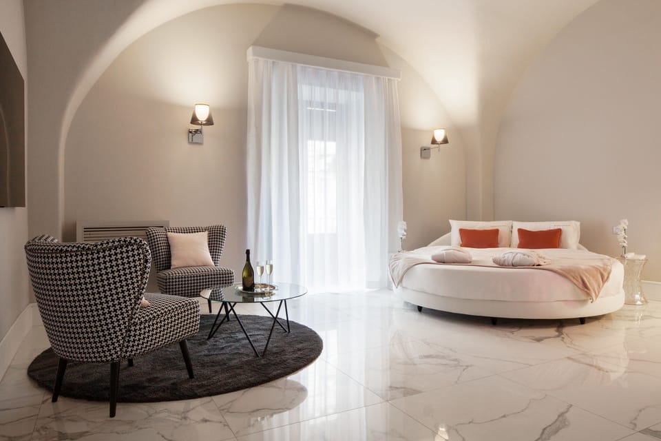 Honeymoon Suite, Balcony, City View | Premium bedding, in-room safe, desk, soundproofing