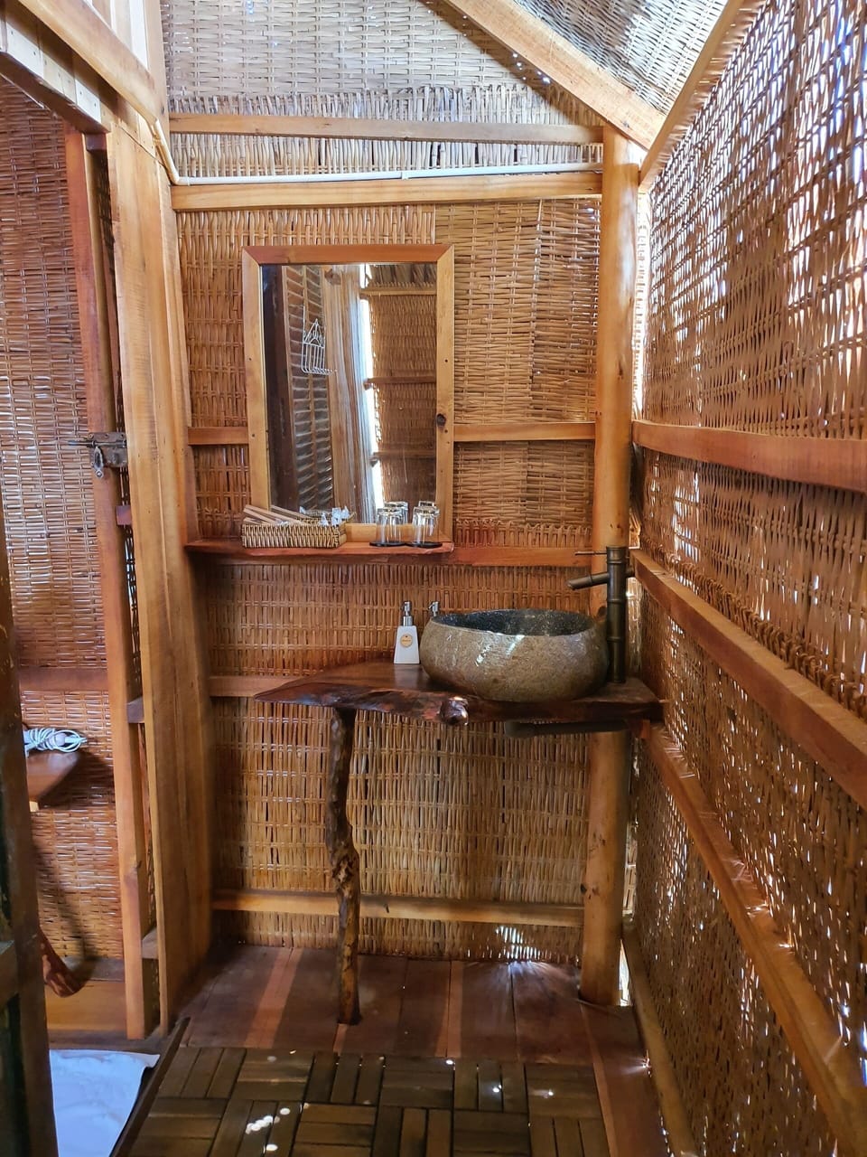 Traditional Cottage | Bathroom | Shower, rainfall showerhead, free toiletries, hair dryer