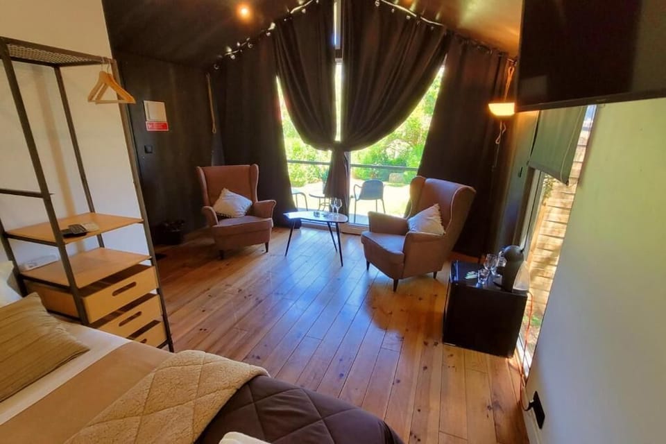 Comfort Bungalow, 1 Queen Bed, Garden View, Garden Area | Blackout drapes, iron/ironing board (on request), WiFi (free)
