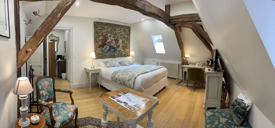 Standard Double Room | Individually decorated, individually furnished, desk, laptop workspace