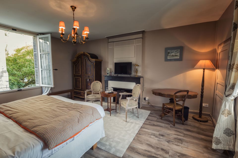 City Double Room | Individually decorated, individually furnished, desk, laptop workspace