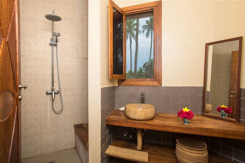Superior Studio, 1 King Bed, Ocean View | Minibar, in-room safe, desk, blackout drapes