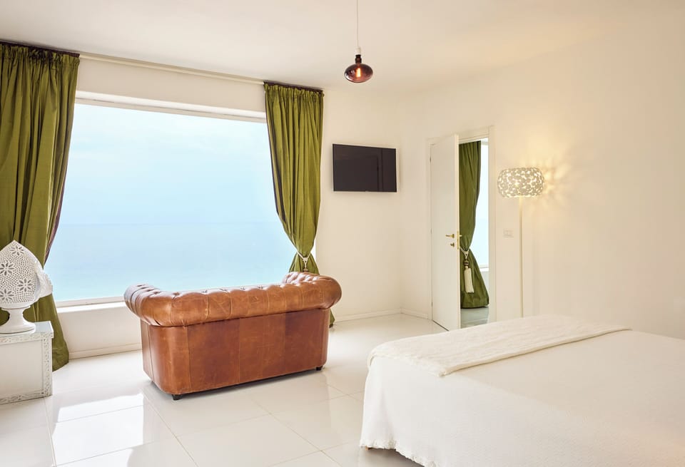 Superior Studio Suite | Water view