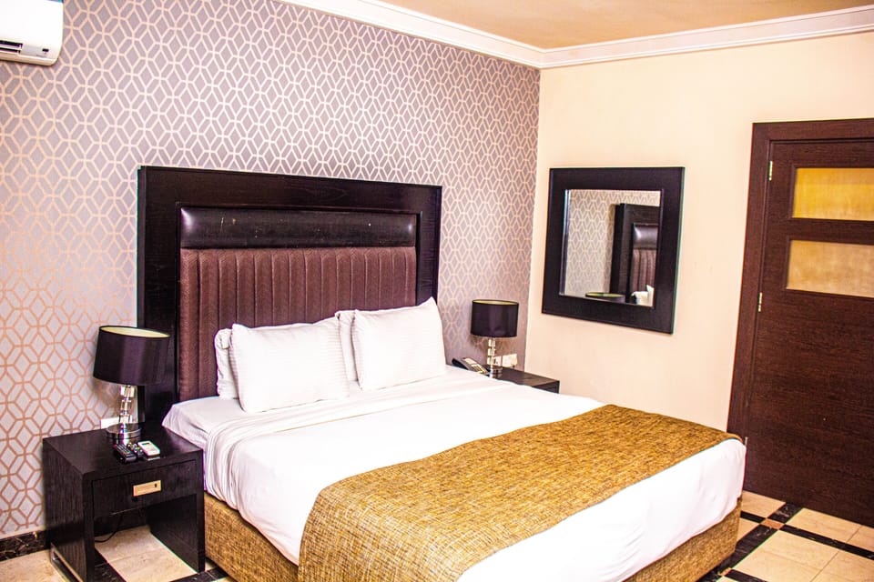 Basic Single Room, Courtyard View | Desk, laptop workspace, free WiFi