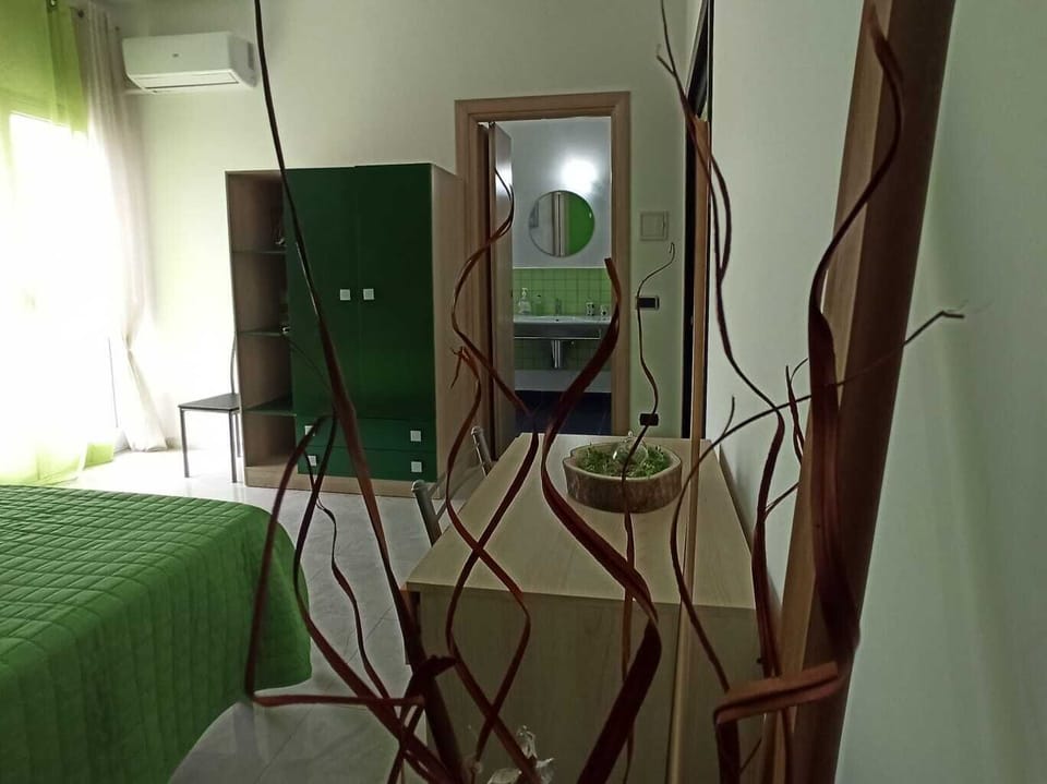 Comfort Double Room | Iron/ironing board, free WiFi, bed sheets