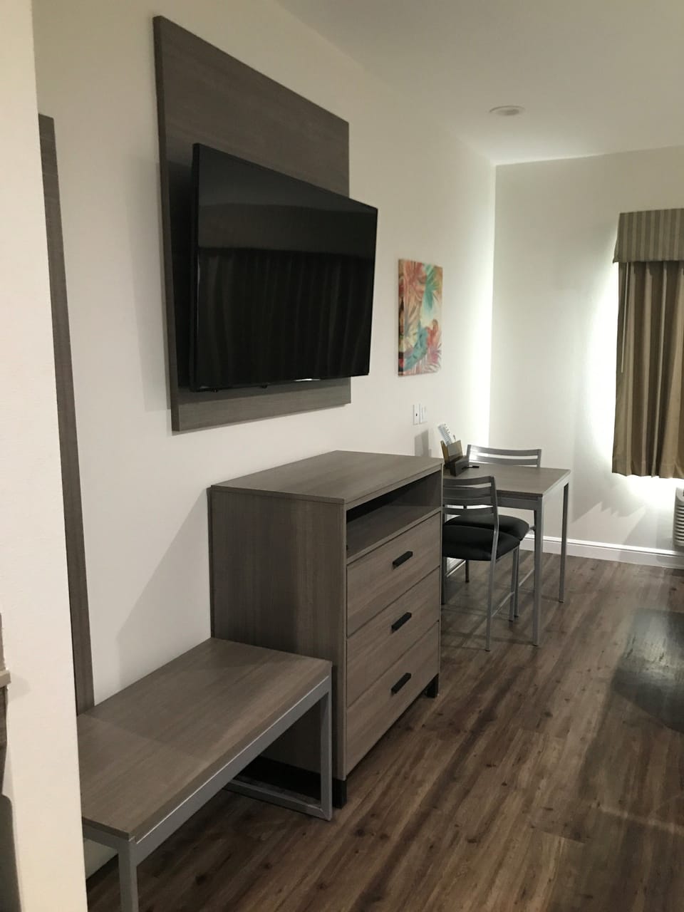 Deluxe Single Room, 1 King Bed, Non Smoking | Room amenity
