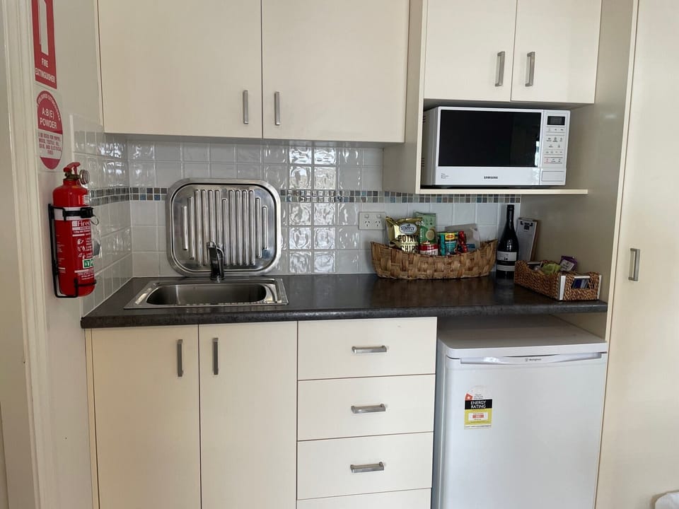 Double or Twin Room - Disability Access | Private kitchen | Coffee/tea maker, fridge, microwave, electric kettle