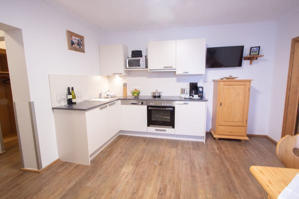 Apartment, 2 Bedrooms, Kitchen (Sommerfrische, incl. cleaning EUR 100) | Private kitchen | Full-size fridge, microwave, stovetop, dishwasher