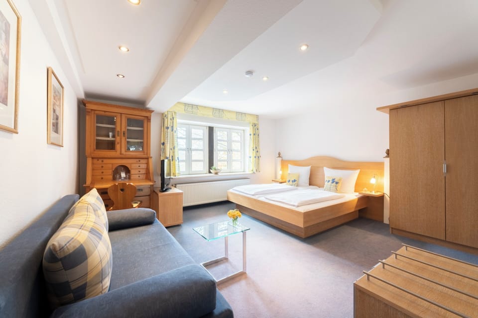 Superior Room | Desk, blackout drapes, free WiFi, bed sheets