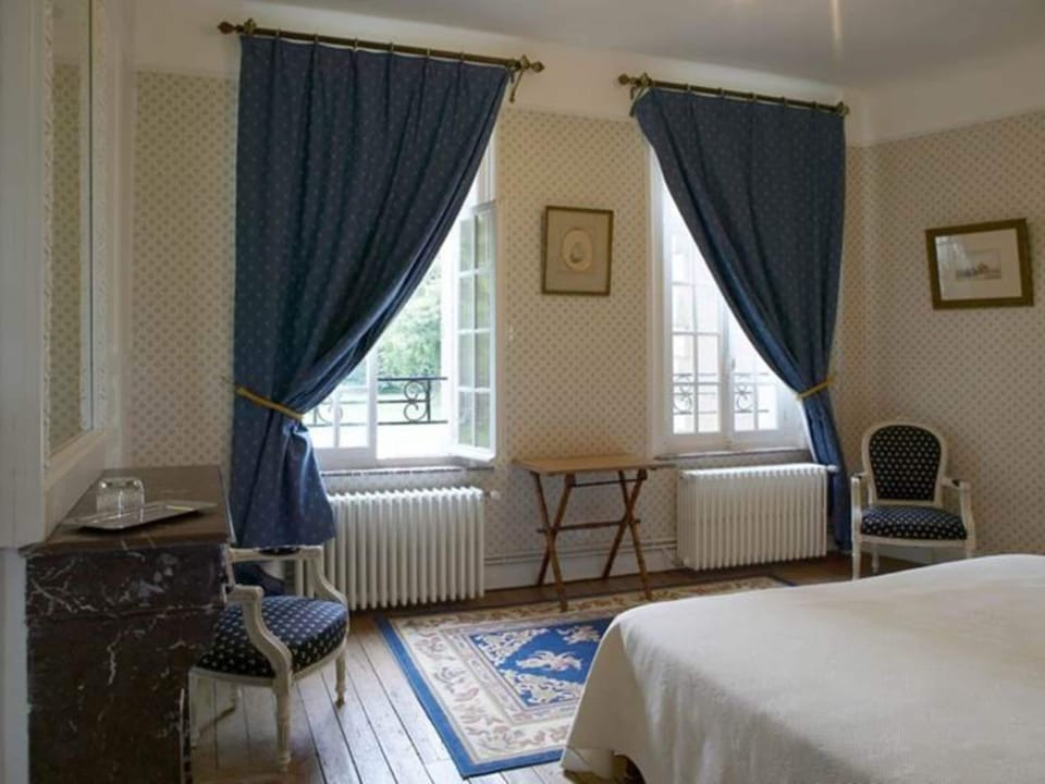 Romantic Double Room, Park View | Individually decorated, individually furnished, desk, blackout drapes