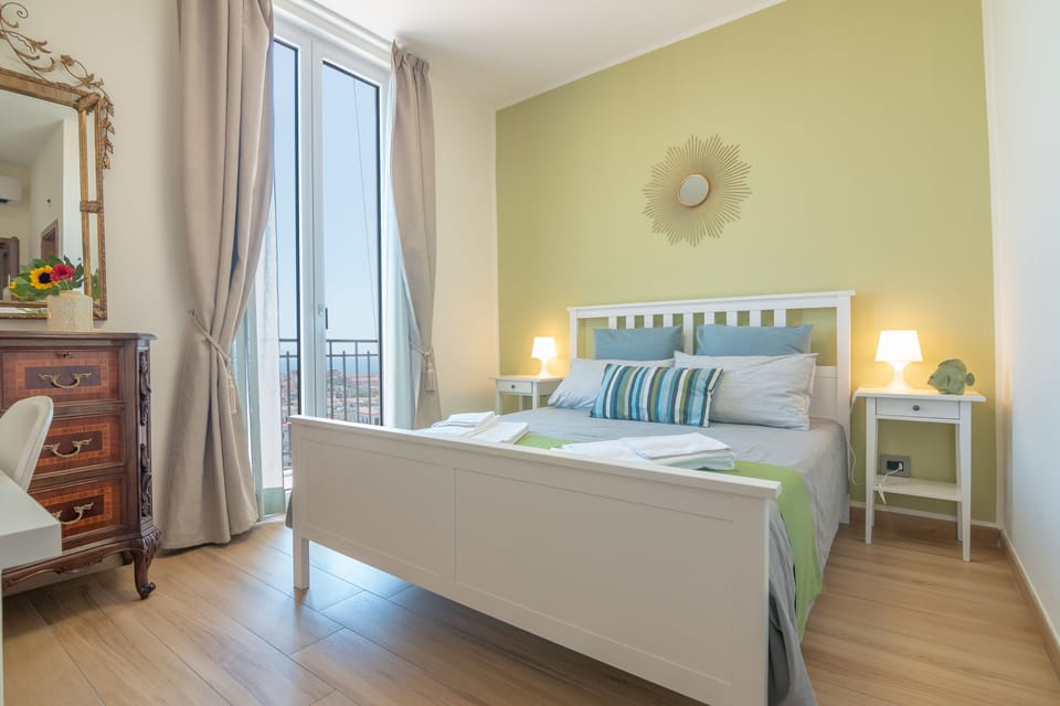 Deluxe Double Room, Sea View (Alessia) | Desk, cribs/infant beds, free WiFi, bed sheets