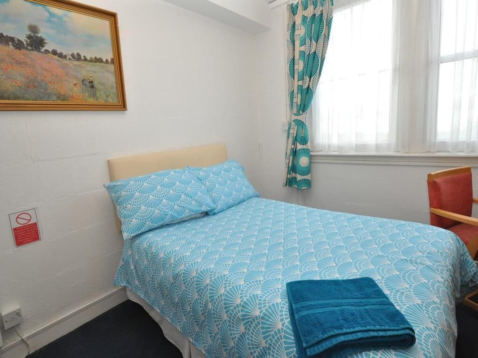 Single Room | Desk, iron/ironing board, free WiFi, bed sheets