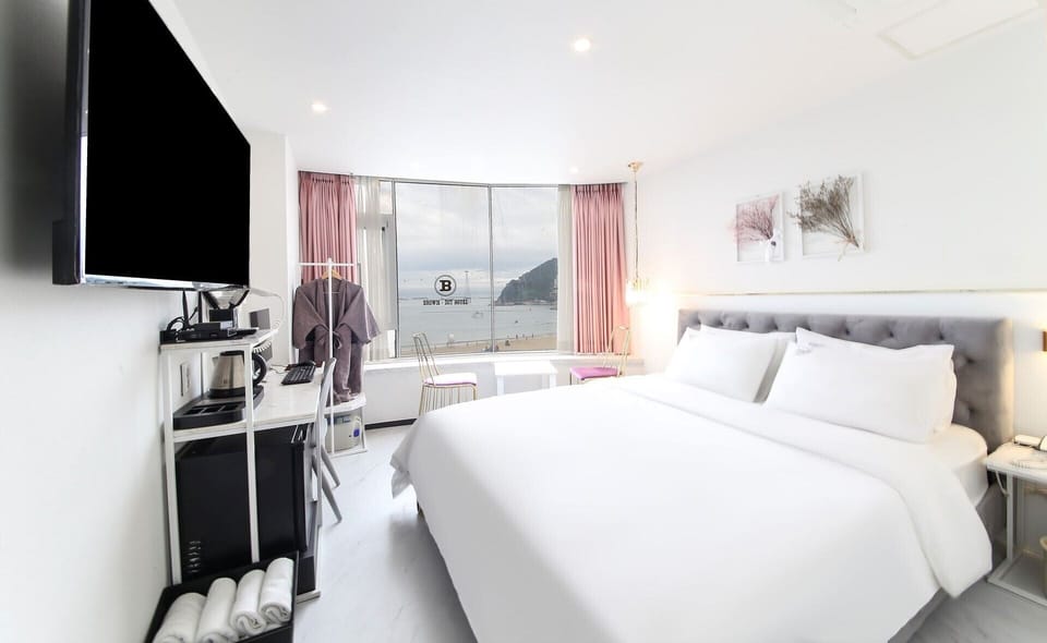 Superior Double Room, 1 Queen Bed, Beach View, Beachfront | Blackout drapes, free WiFi, bed sheets