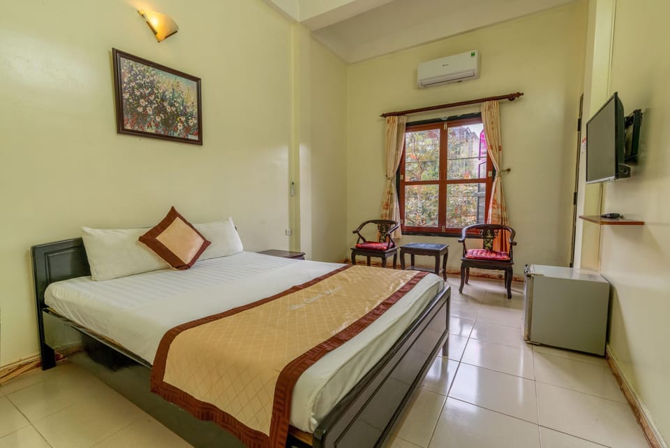 Basic Double Room | Minibar, desk, soundproofing, free WiFi