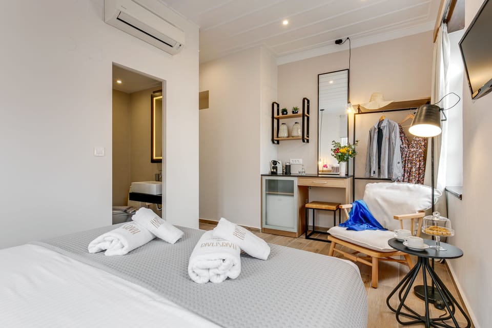 Standard Double Room, 1 Queen Bed, City View | In-room safe, free WiFi, bed sheets