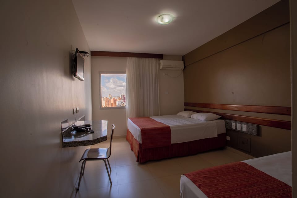 Triple Room | Minibar, desk, soundproofing, free WiFi