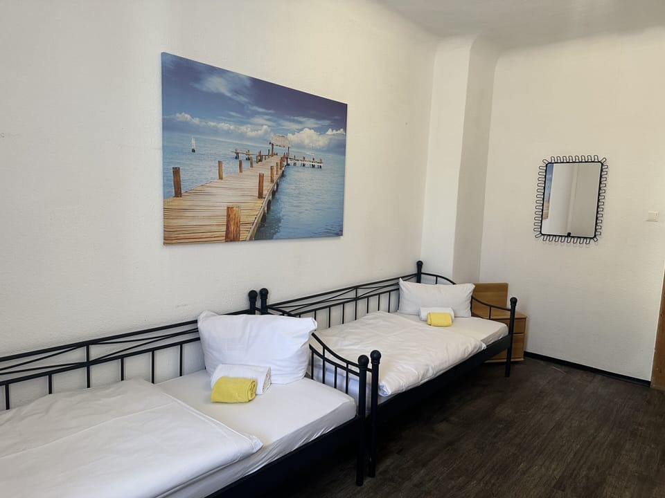 Standard Double Room, Shared Bathroom (Zweibett)