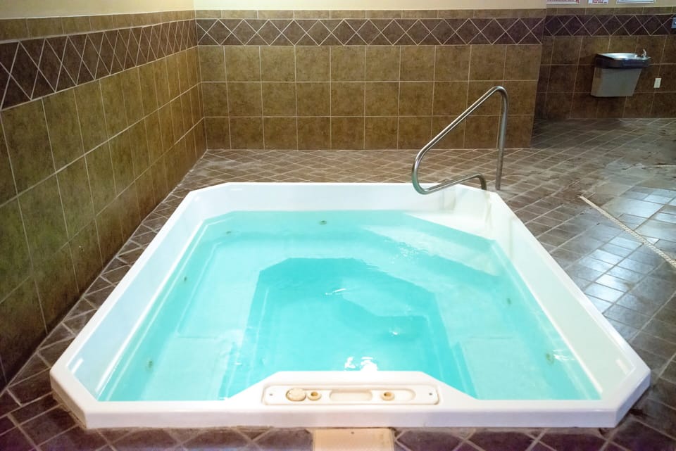 Holiday Inn Express Devils Lake by IHG Hotel in Devils Lake