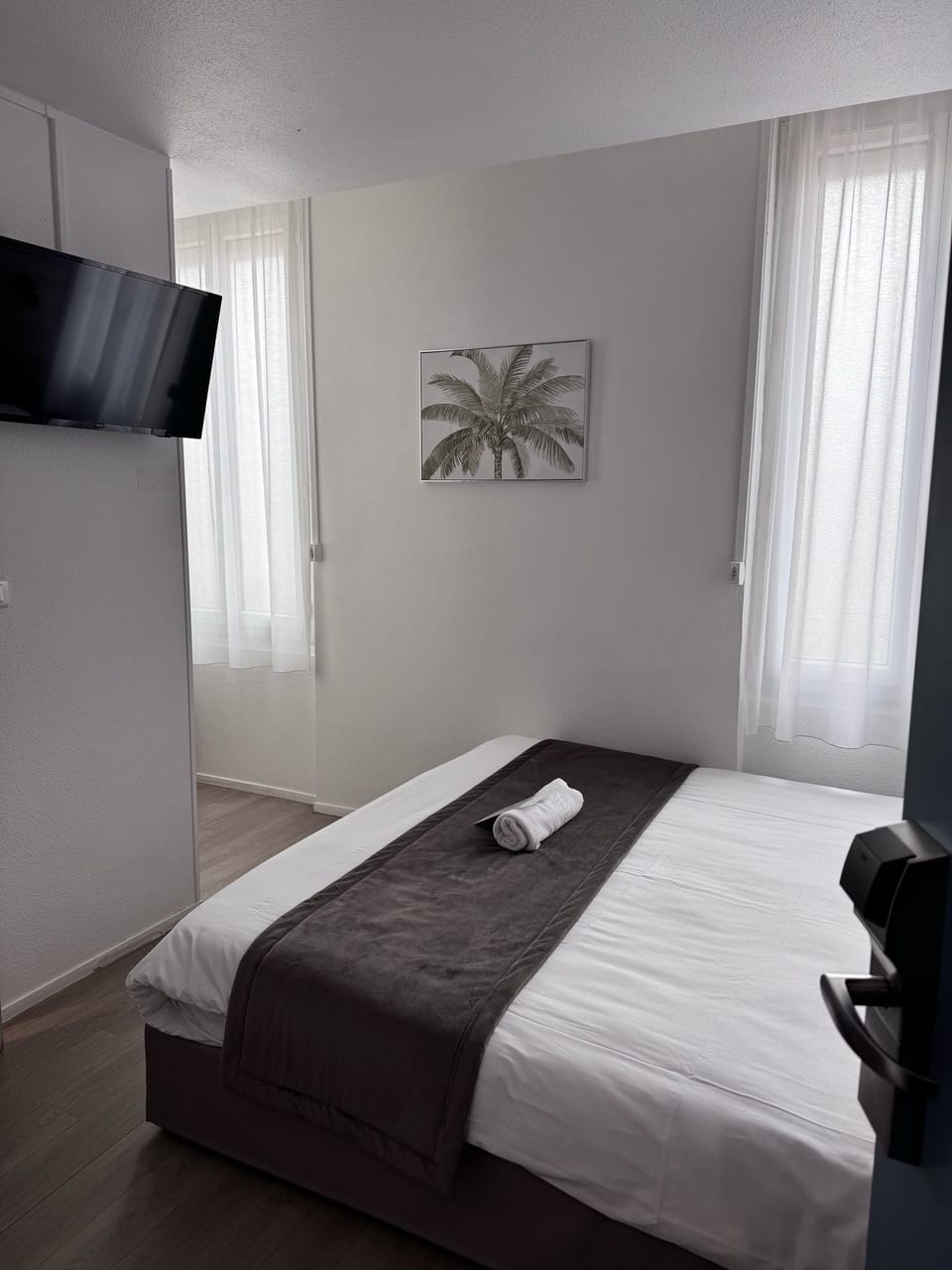 Standard Double Room | Iron/ironing board, free WiFi, bed sheets