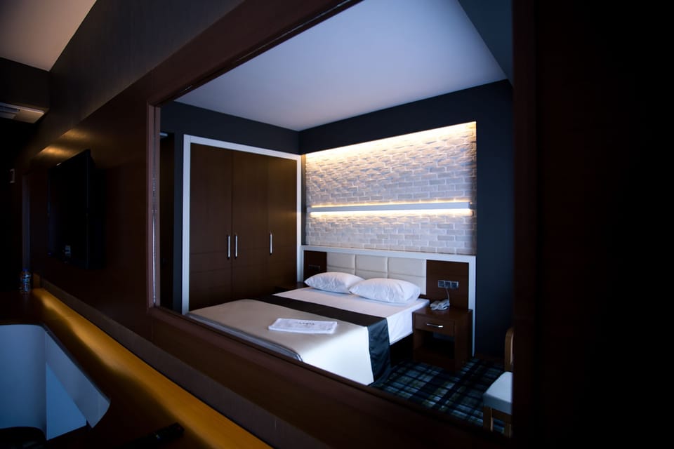 Standard Single Room | Premium bedding, minibar, in-room safe, desk